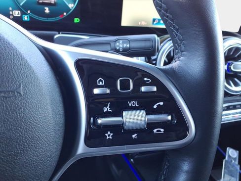 Used 2022 Mercedes-Benz GLB 250 GLB 250 image 23