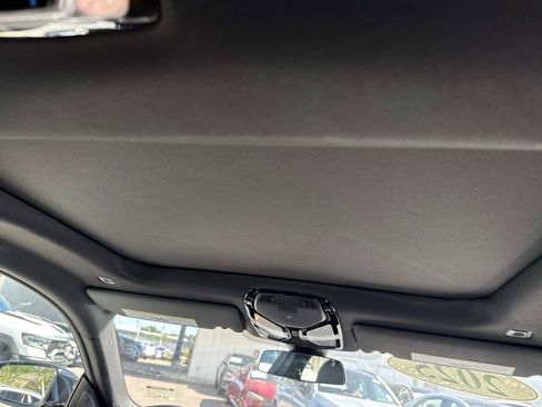 Used 2025 BMW i4 xDrive40i image 10