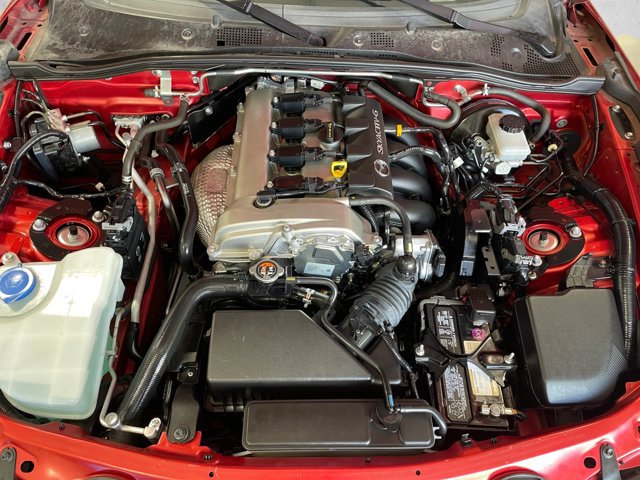 Used 2020 MAZDA MX-5 Miata Sport RWD image 13