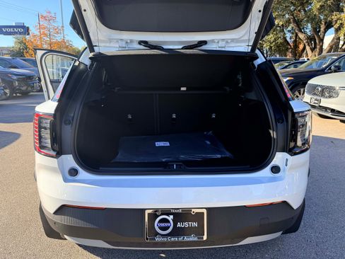 New 2026 Volvo EX30 Cross Country Ultra image 23