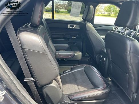 Used 2023 Ford Explorer ST-Line w/ Class IV Trailer Tow Package AWD/4WD image 8