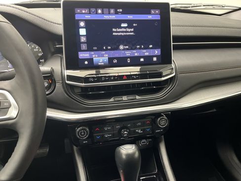 Used 2023 Jeep Compass Limited image 16