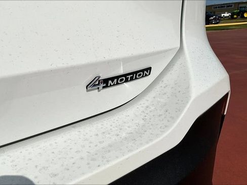 New 2026 Volkswagen Tiguan SE AWD/4WD image 9