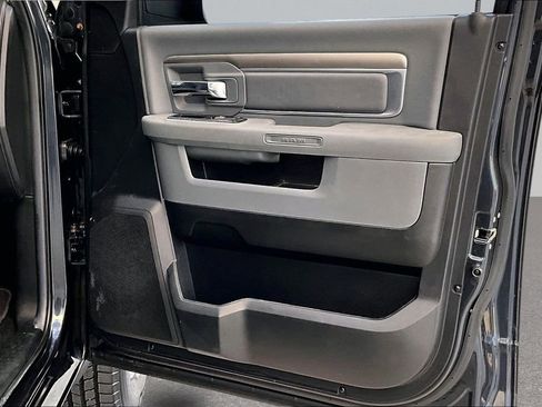 Used 2014 RAM 2500 SLT w/ Luxury Group image 27