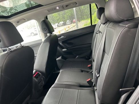 Used 2020 Volkswagen Tiguan SEL w/ 3rd Row Seat Package AWD/4WD image 6