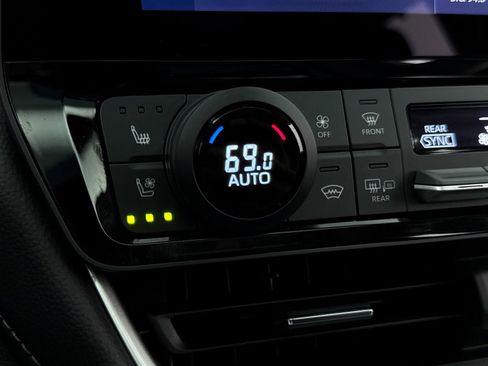 Used 2024 Toyota Grand Highlander AWD image 29