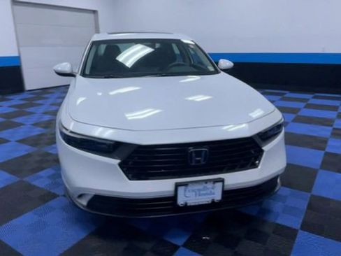 Certified 2023 Honda Accord EX image 3