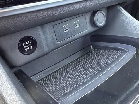 Used 2024 Nissan Rogue S FWD image 23