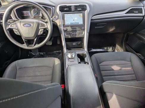Used 2020 Ford Fusion SE FWD image 17