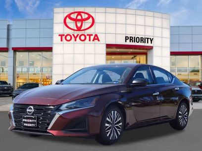 Used 2024 Nissan Altima 2.5 SV