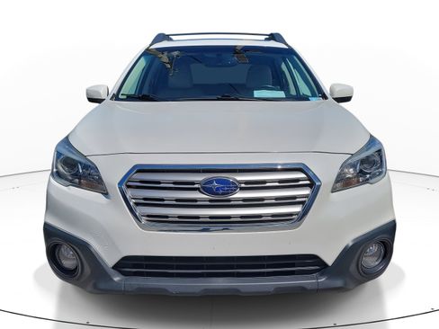 Used 2017 Subaru Outback 2.5i Premium image 2