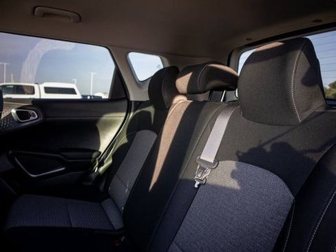 Used 2021 Kia Soul S image 25
