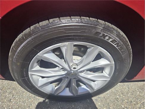 Used 2016 Chevrolet Malibu Premier FWD image 9