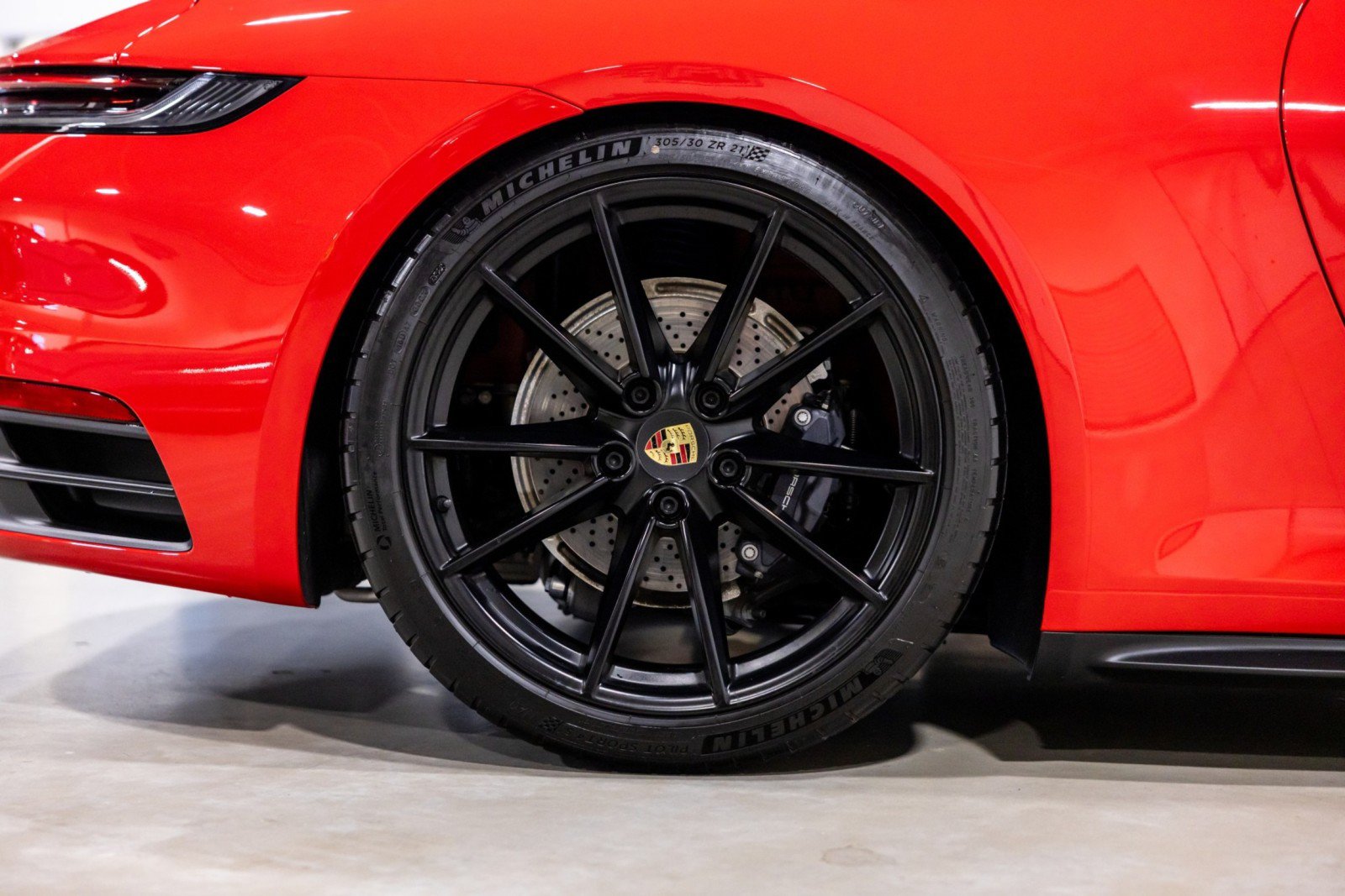 Used 2024 Porsche 911 Carrera RWD image 25