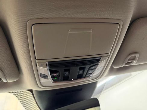 Certified 2025 Acura MDX SH-AWD w/ Technology Package image 32
