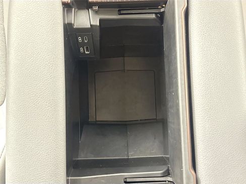 Certified 2024 Toyota Sienna LE image 30