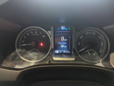 Used 2022 Toyota Tacoma SR5 AWD/4WD image 11
