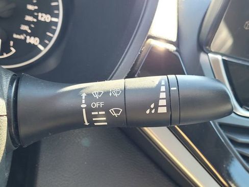 Used 2023 Nissan Altima 2.5 SR w/ SR Premium Package image 18