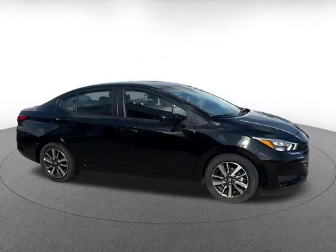Used 2025 Nissan Versa SV FWD image 15