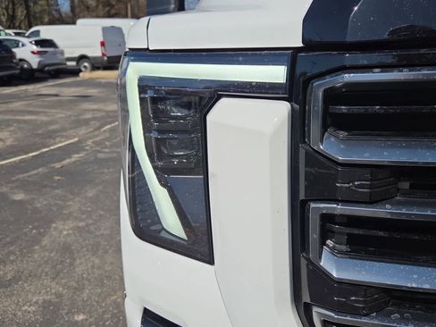 Used 2025 GMC Sierra 3500 AT4 w/ AT4 Premium Plus Package image 5