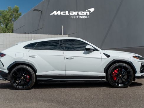 Used 2022 Lamborghini Urus AWD/4WD image 8