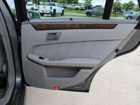 Used 2011 Mercedes-Benz E 350 4MATIC Wagon image 24
