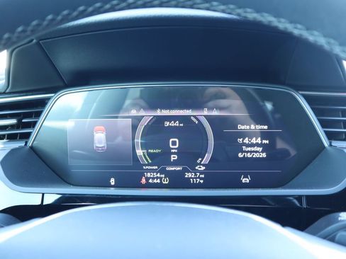 Used 2023 Audi e-tron Chronos AWD/4WD image 18
