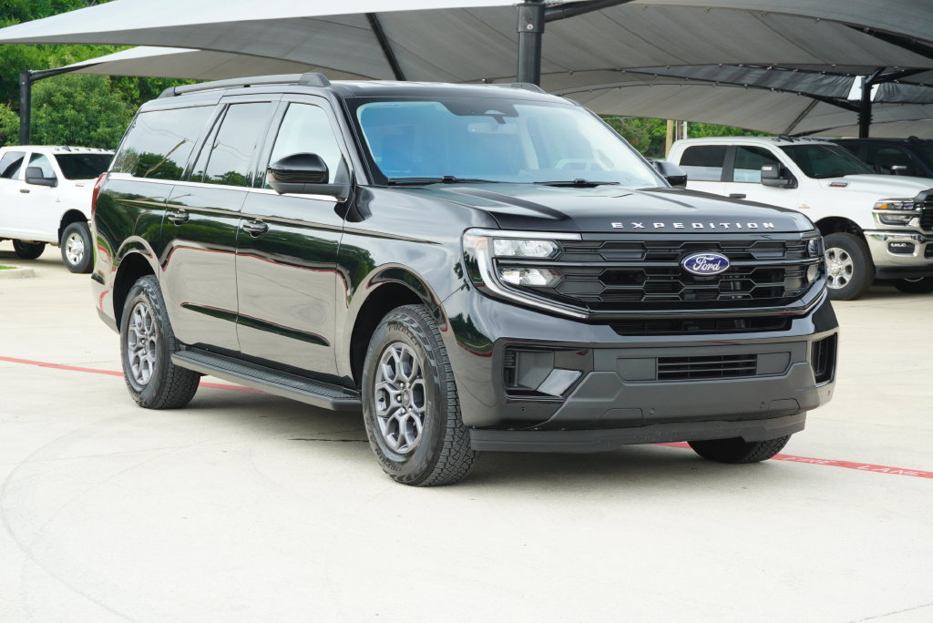 Used 2025 Ford Expedition Max Active AWD/4WD image 6