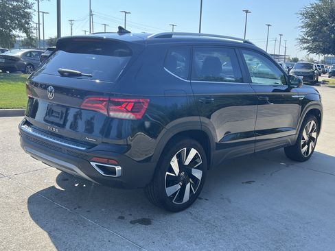 Certified 2024 Volkswagen Taos SEL AWD/4WD image 9