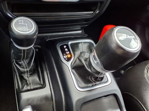 Used 2021 Jeep Gladiator Overland image 22