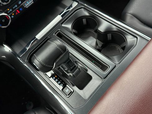 Used 2022 Ford F150 Lariat w/ Equipment Group 502A High image 26