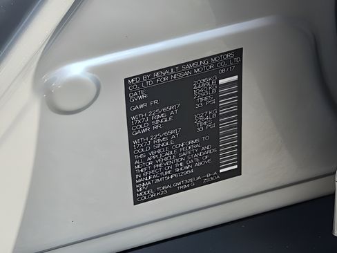 Used 2017 Nissan Rogue SV FWD image 26