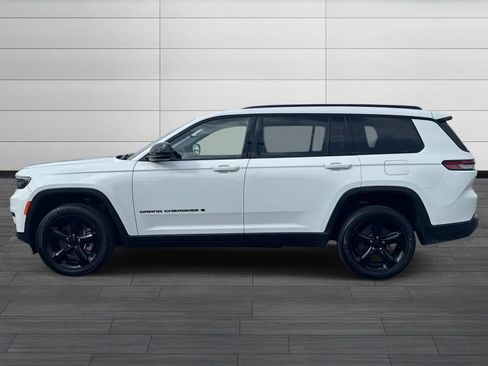 Used 2023 Jeep Grand Cherokee L Laredo image 7
