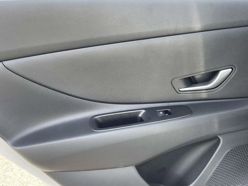 New 2026 Hyundai Elantra SE image 9