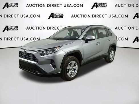 Used 2021 Toyota RAV4 XLE FWD image 1
