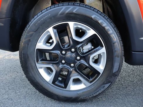 Used 2017 Jeep Compass Trailhawk w/ Popular Equipment Group AWD/4WD image 43
