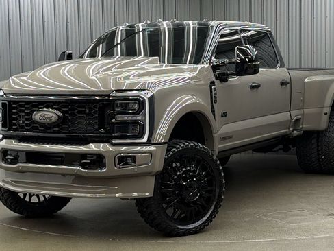 Used 2026 Ford F450 Platinum w/ Platinum Plus Package AWD/4WD image 1