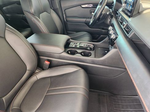 Used 2023 Honda Pilot TrailSport image 13