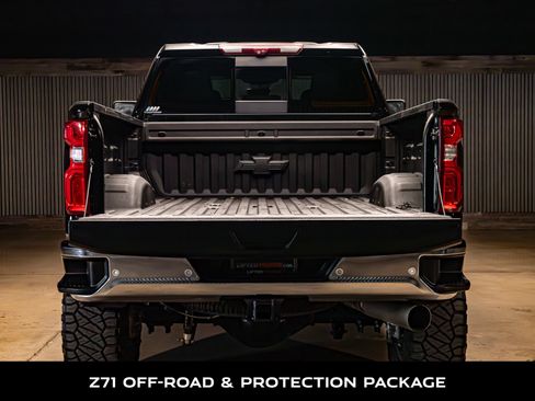 Used 2024 Chevrolet Silverado 2500 LTZ w/ LTZ Premium Package AWD/4WD image 8