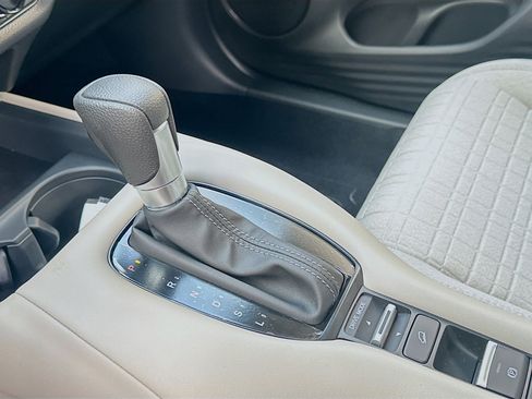 New 2026 Honda HR-V LX image 13