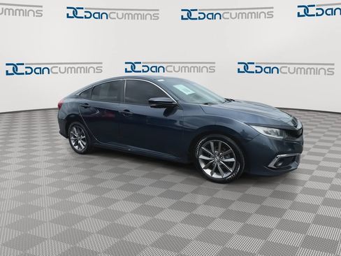 Used 2019 Honda Civic EX image 2