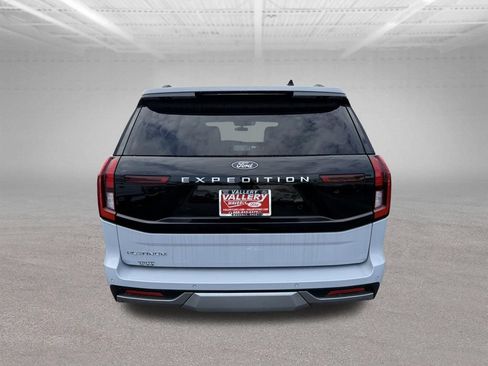 New 2026 Ford Expedition Platinum w/ Platinum Ultimate Package AWD/4WD image 5