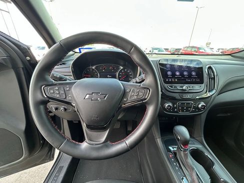 Used 2023 Chevrolet Equinox RS image 10