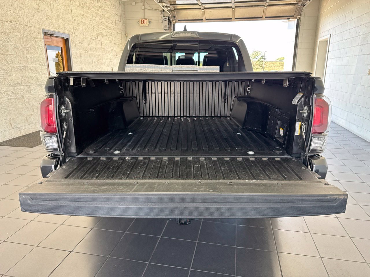 Certified 2021 Toyota Tacoma Limited w/ Nightshade Package AWD/4WD image 10