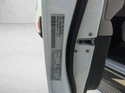 New 2025 Jeep Wagoneer Series II image 16