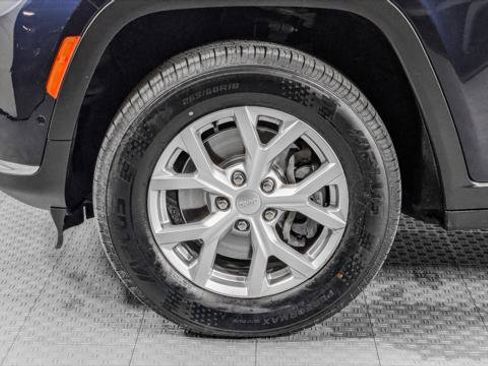 Used 2023 Jeep Grand Cherokee L Limited w/ Luxury Tech Group II image 28