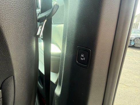 Used 2024 Kia Carnival LX FWD image 55