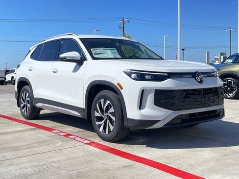 New 2025 Volkswagen Tiguan S image 8