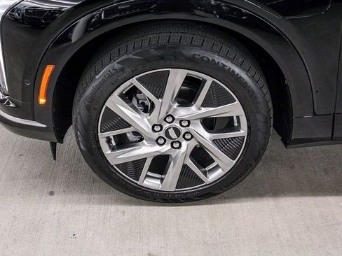 Certified 2025 Cadillac Optiq Luxury 1 image 12