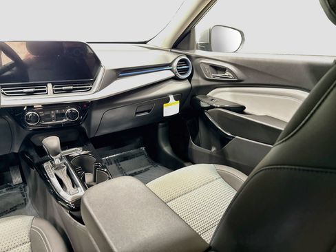 New 2026 Chevrolet Trax LT w/ Driver Confidence Package FWD image 26